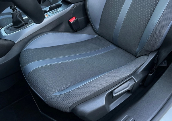 Peugeot 2008 cena 75900 przebieg: 169773, rok produkcji 2021 z Suchedniów małe 742